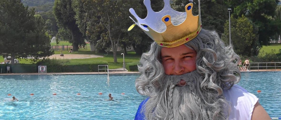 Neptunfigur vor dem Becken des Ostbades.