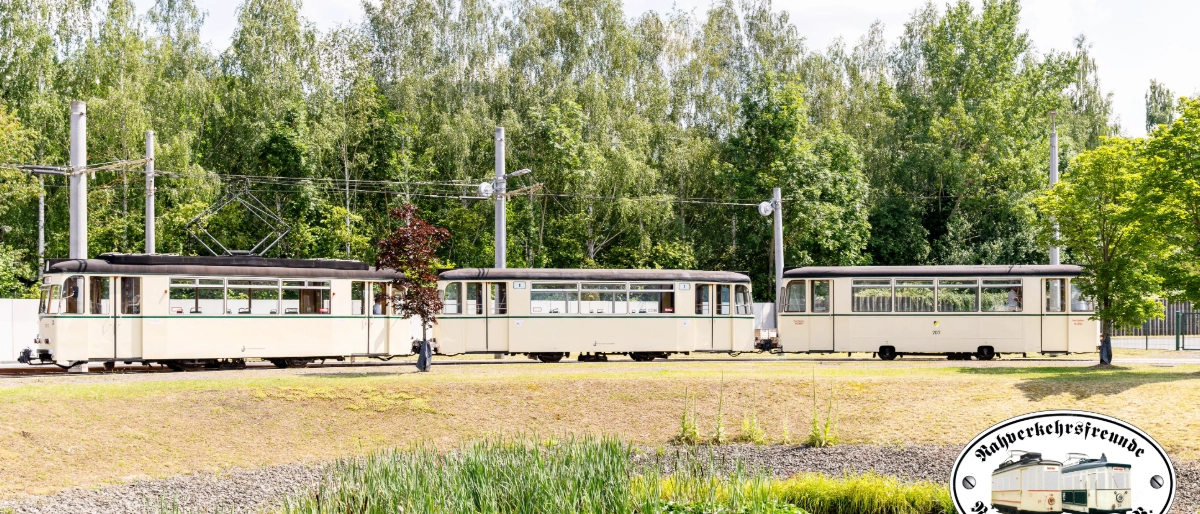 Dreiwagenzug auf Tour
