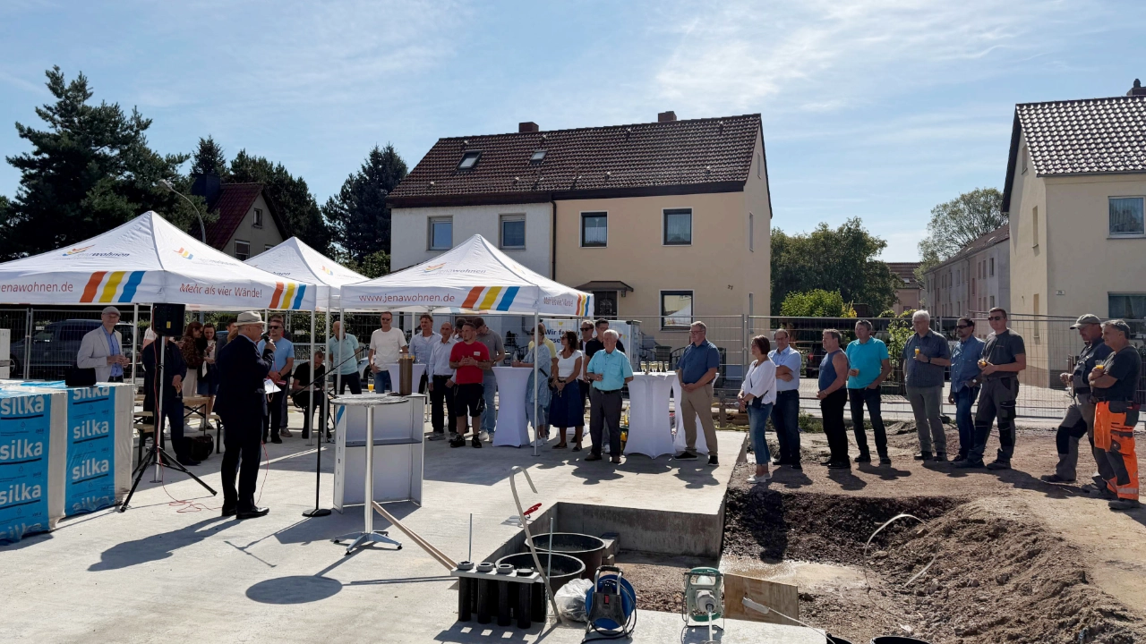 Feierliche Grundsteinlegung in Hermsdorf