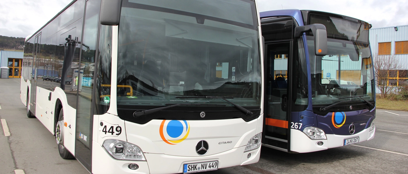 Neues Logo JNV | JES auf Bussen