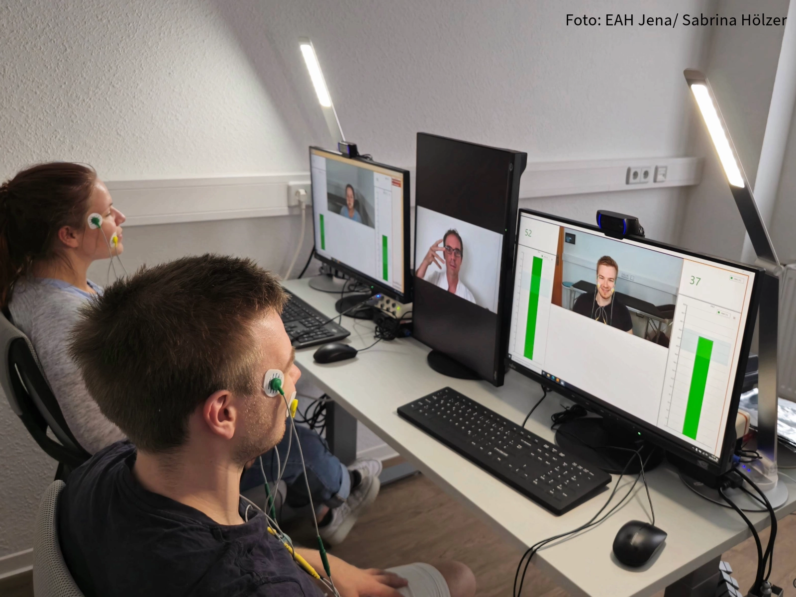 Bei den ersten Anwendungen im Telemedizinraum wurden Anwendungen für Gesichtsnervenlähmung erprobt.