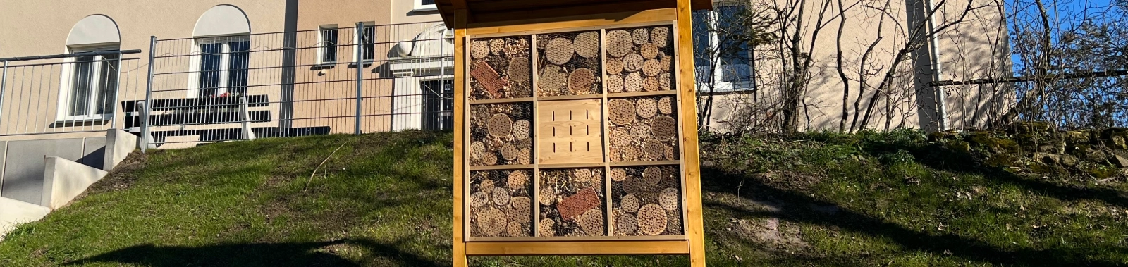 Insektenhotel in der Felsenkellerstraße