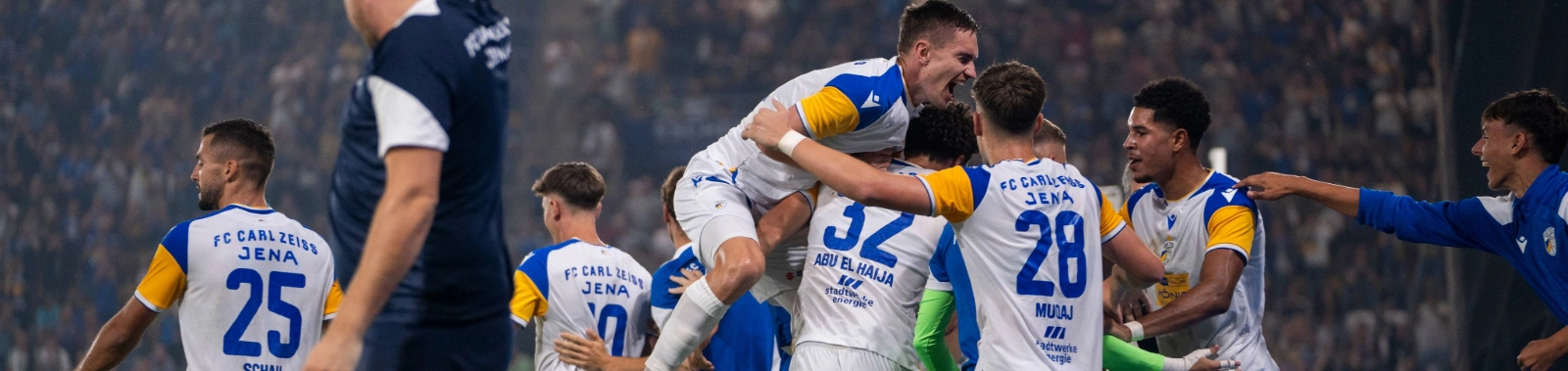 Jubelbild des FC Carl Zeiss Jena  