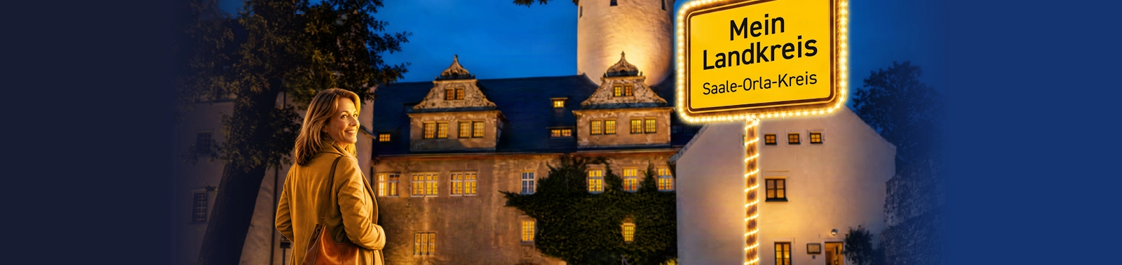 Saale-Orla-Strom Burg Ranis mit Beleuchtung und Ortsschild Mein Landkreis