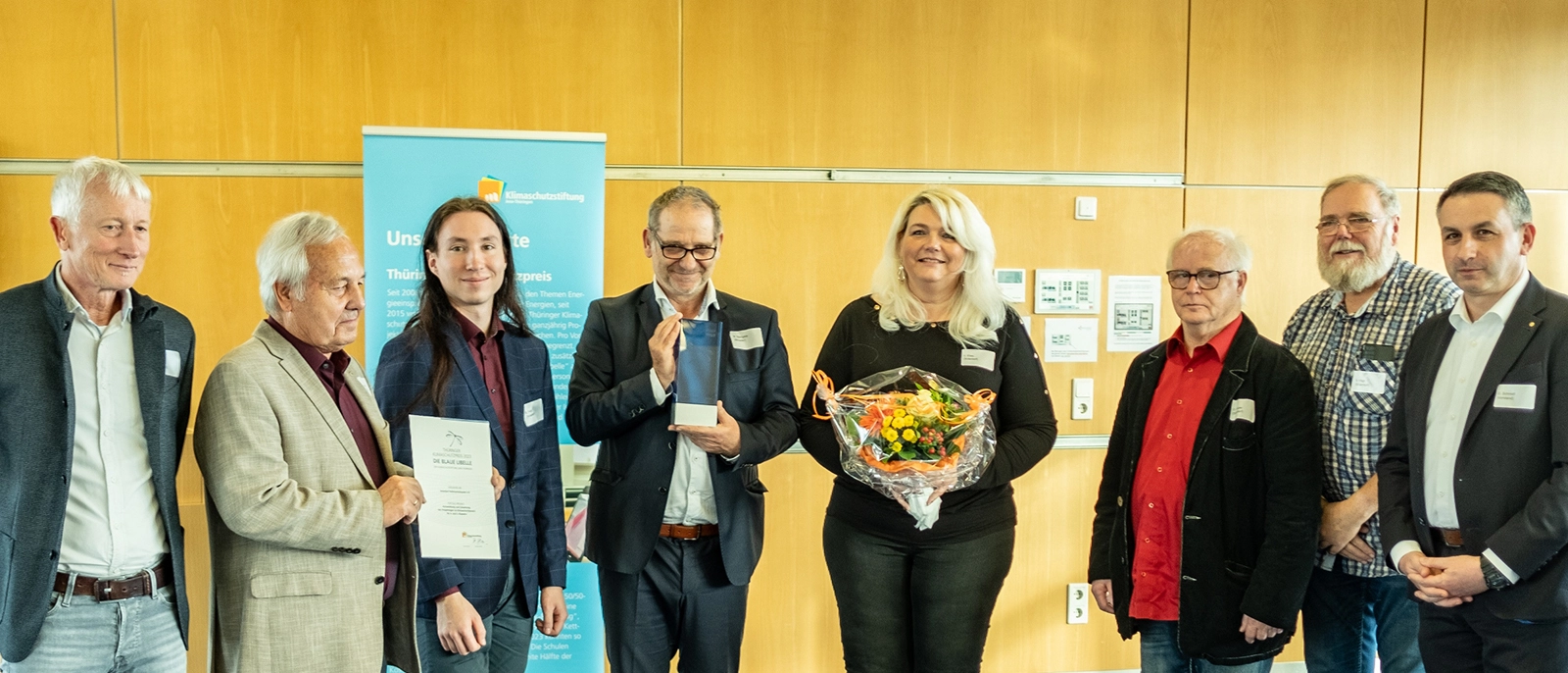 Klimaschutzstiftung Jena-Thüringen verleiht Klimaschutzpreis "Die Blaue Libelle" an Solardorf Kettmannshausen