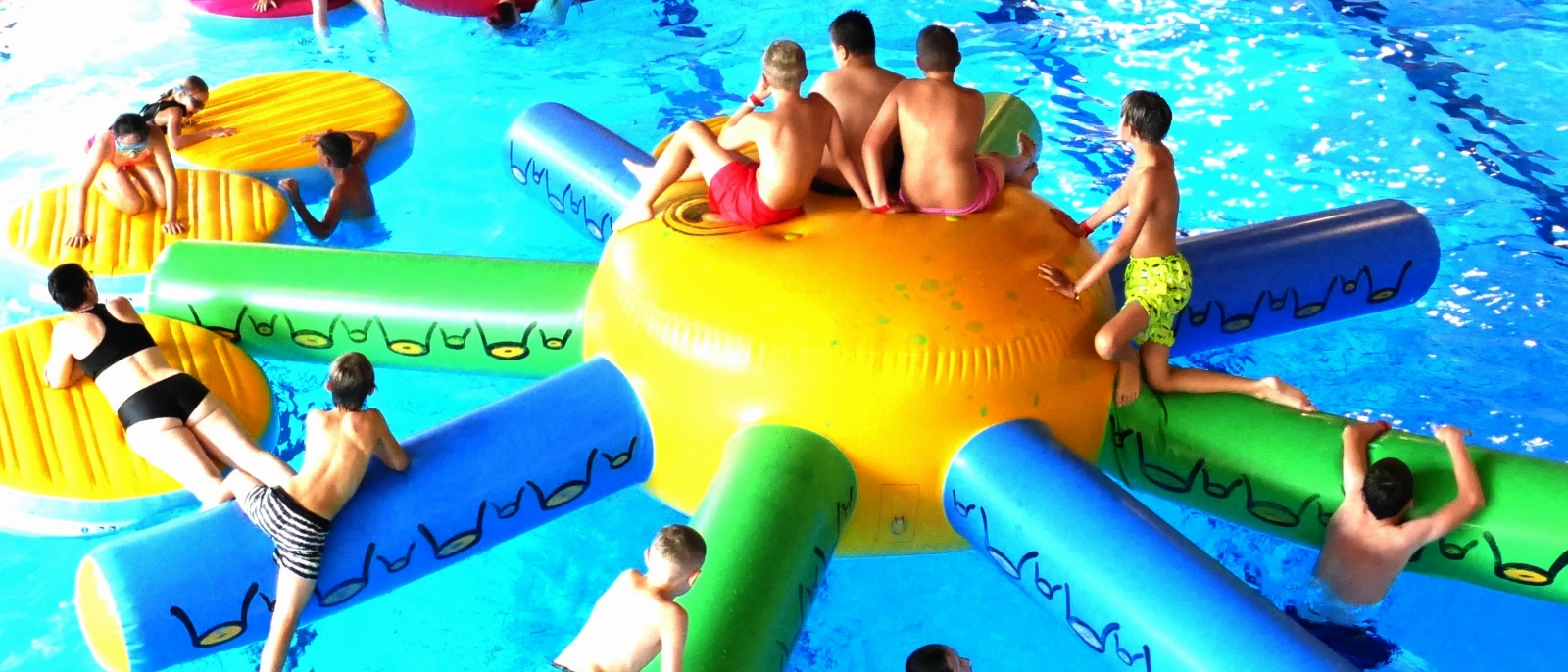 In den Ferien gibt es im GalaxSea jede Menge Bewegung und Spaß im Wasser.   