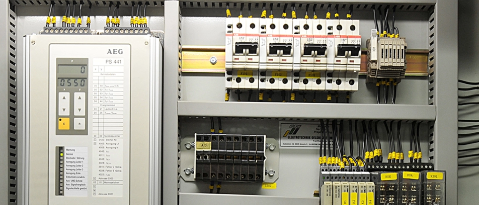 Innenansicht elektrischer Schaltschrank