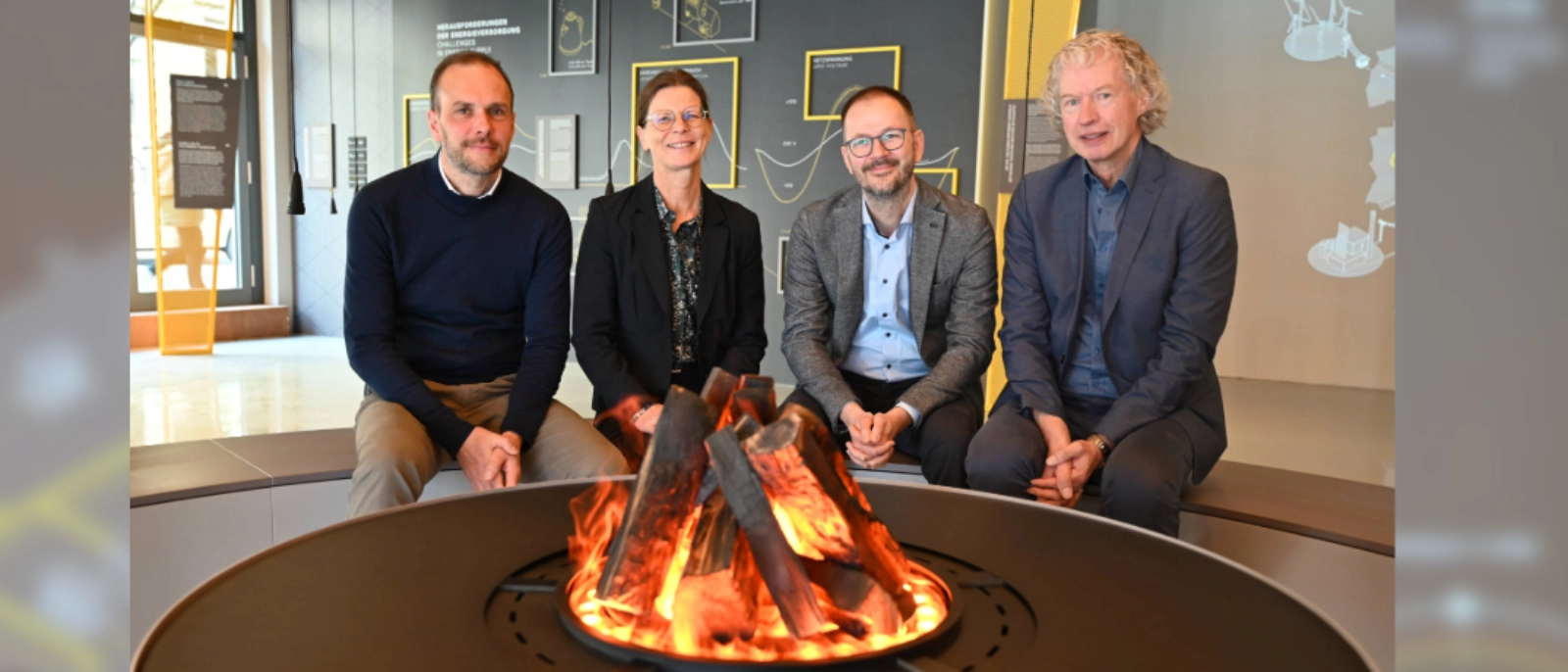 Lars Liebe von der Stadt Jena , Susanne Lippmann von jenawohnen, Christian Dornack von den Stadtwerken Jena Netze, sowie Sozialforscher Prof. Ulrich Lakemann.