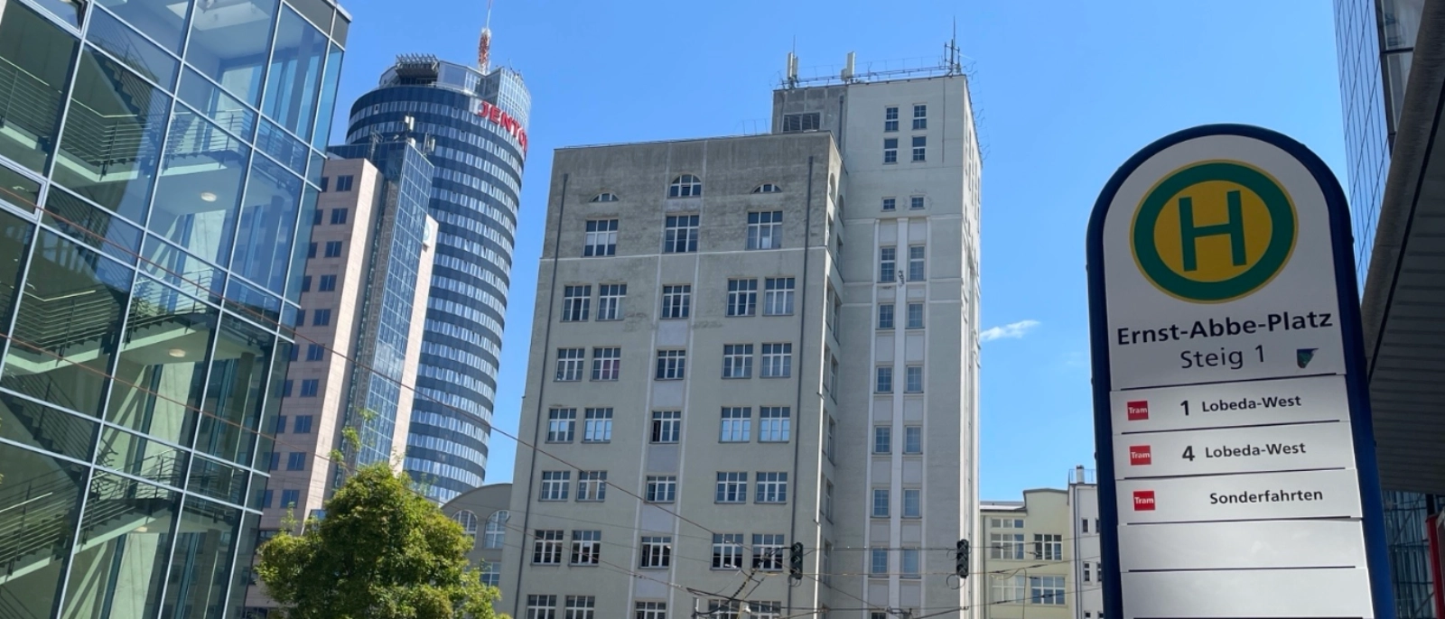 Blick von der Endhaltestelle Ernst-Abbe-Platz. Die Bauarbeiten sind abgeschlossen. 