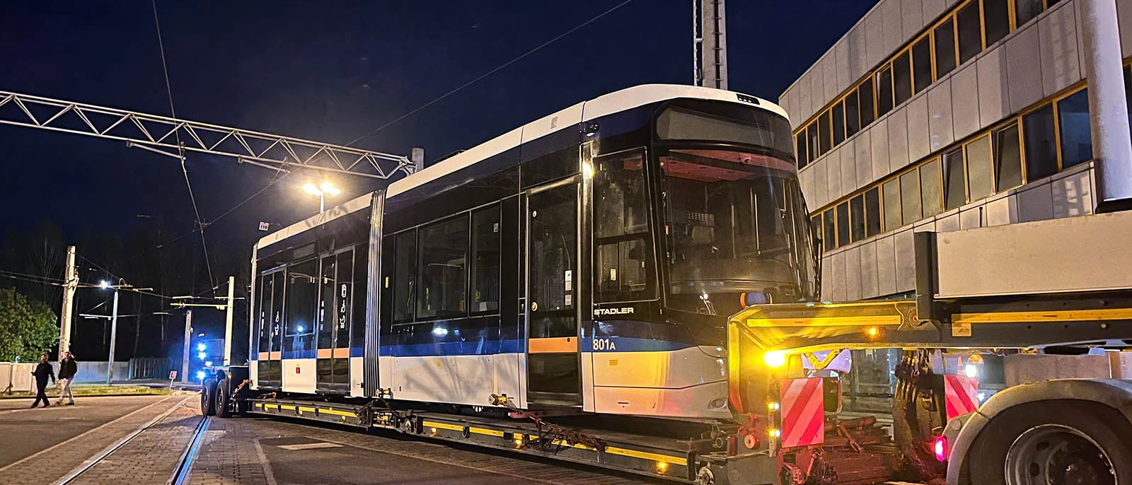 Lieferung der Lichtbahn 