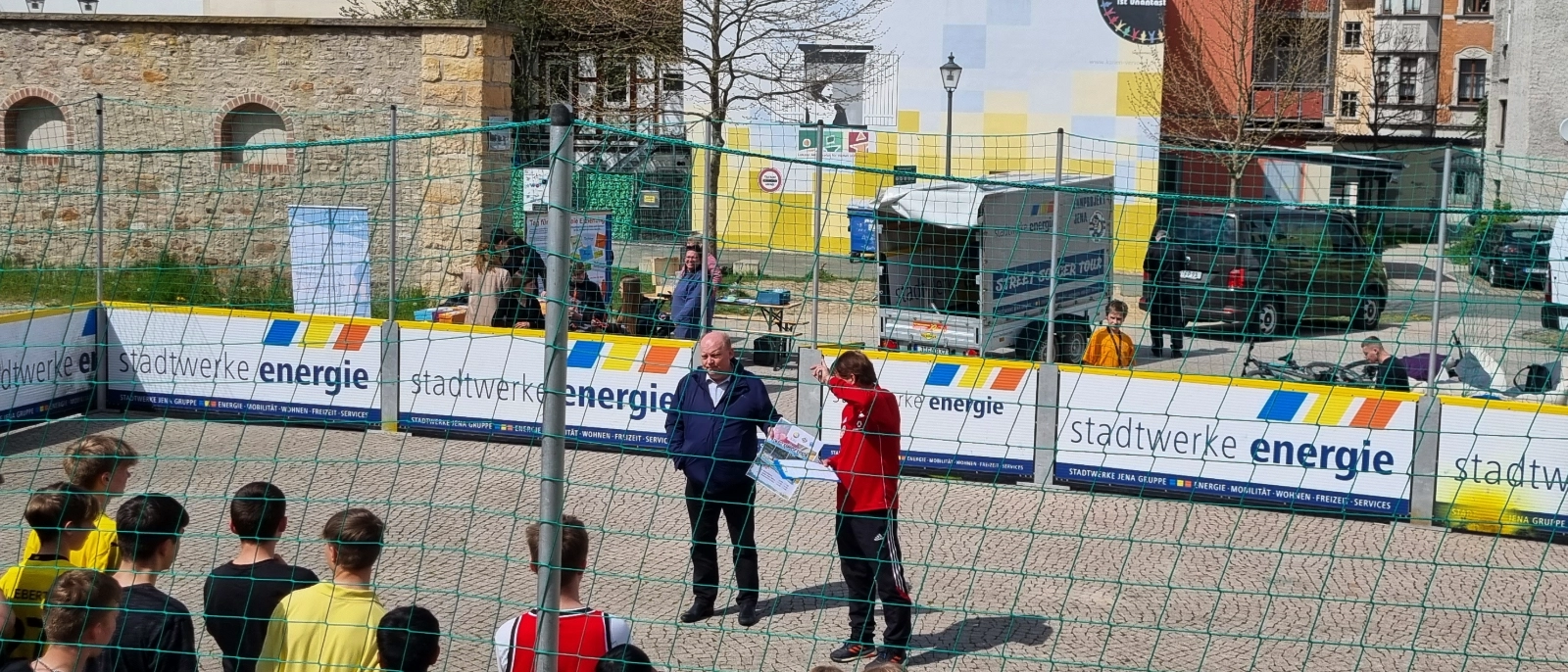 Bereits 2024 war die Streetsoccer-Anlage des Jenaer Fanprojektes in Pößneck vor Ort.
