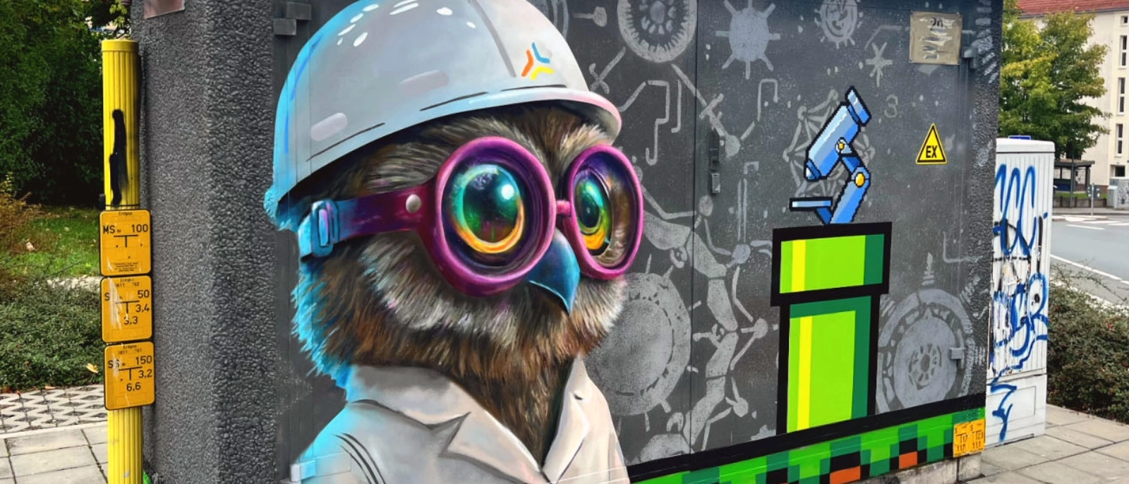 Eine schlaue Eule auf der Gasregelstation in der Kochstraße.