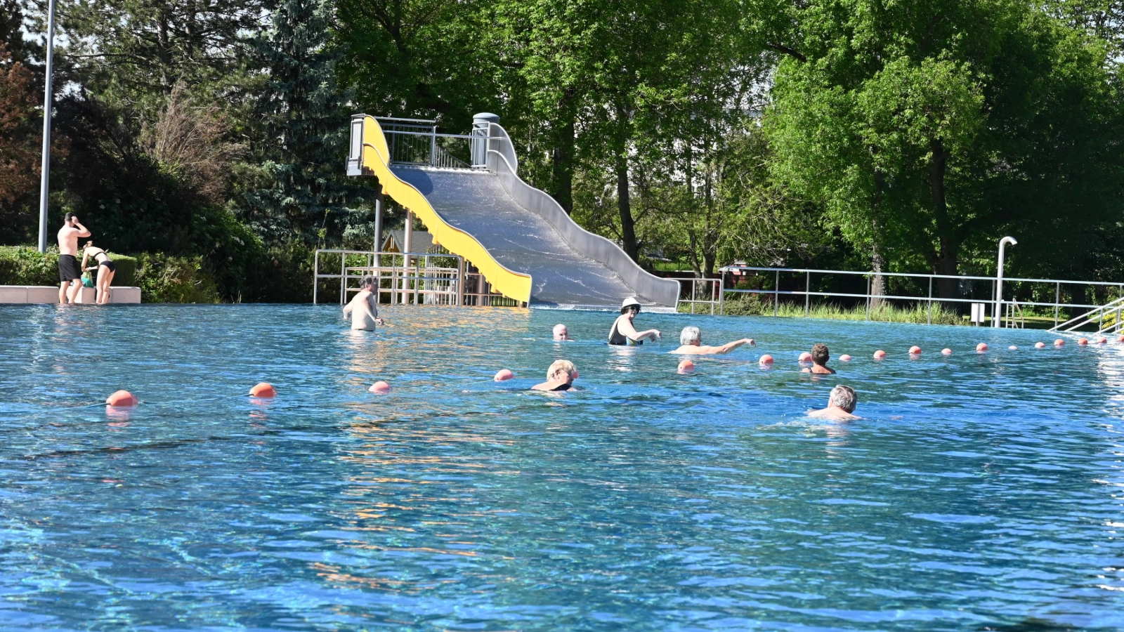 Das Schwimmbecken im Ostbad 