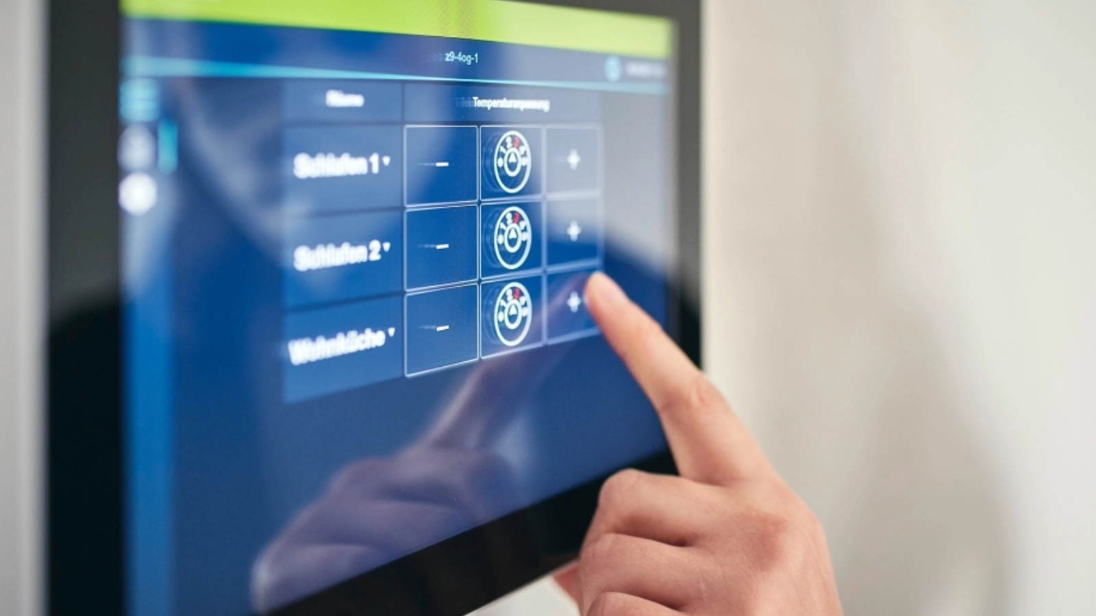 Über Tablets in den Wohnungen lassen sich Licht und Heizung steuern und die Videoklingel bedienen.