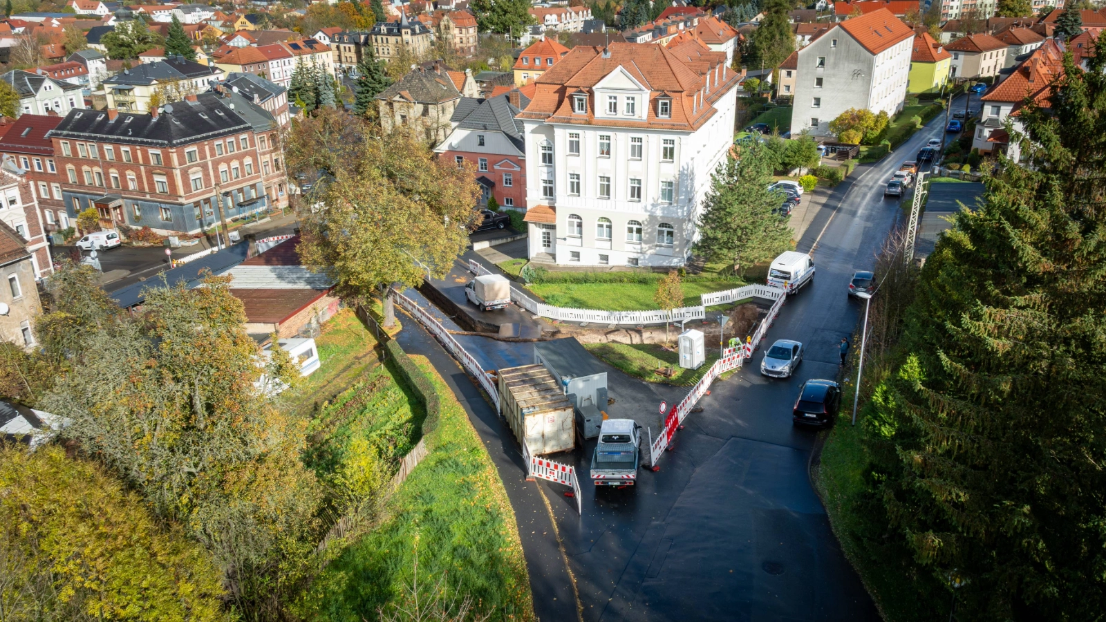 Rund 11 % der Haushalte in Pößneck nutzen bereits Fernwärme. Bis 2040 soll sie vollständig aus erneuerbarer Energie erzeugt werden.