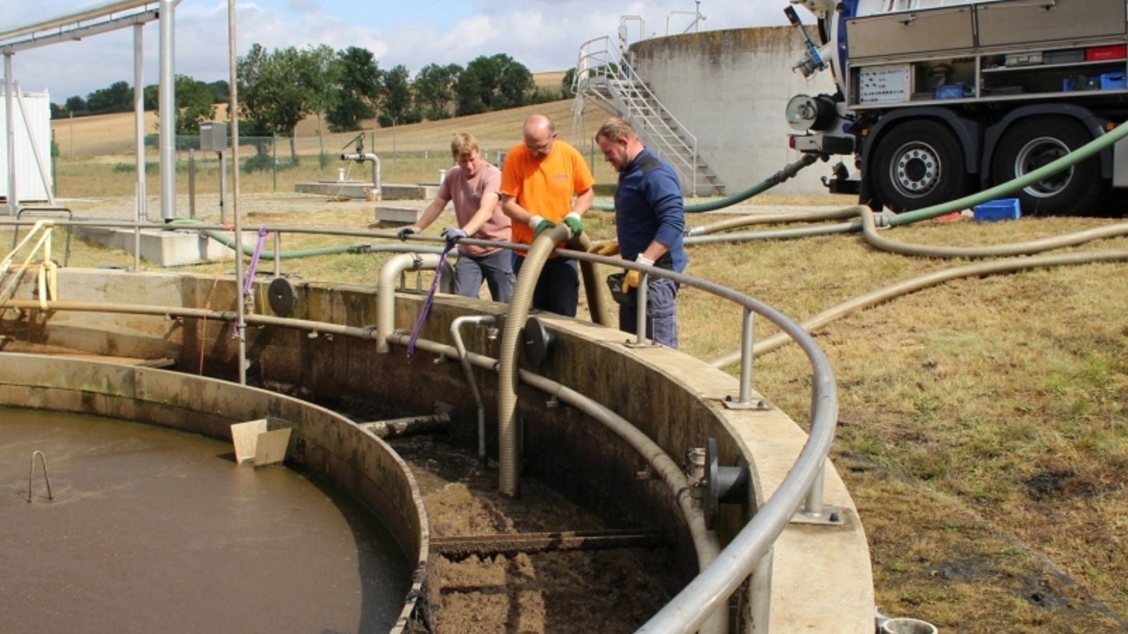 Ablagerungen am Boden wurden direkt abgesaugt.