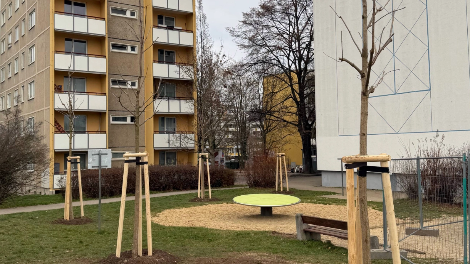 Baumbepflanzung in den Quartieren: Lobeda