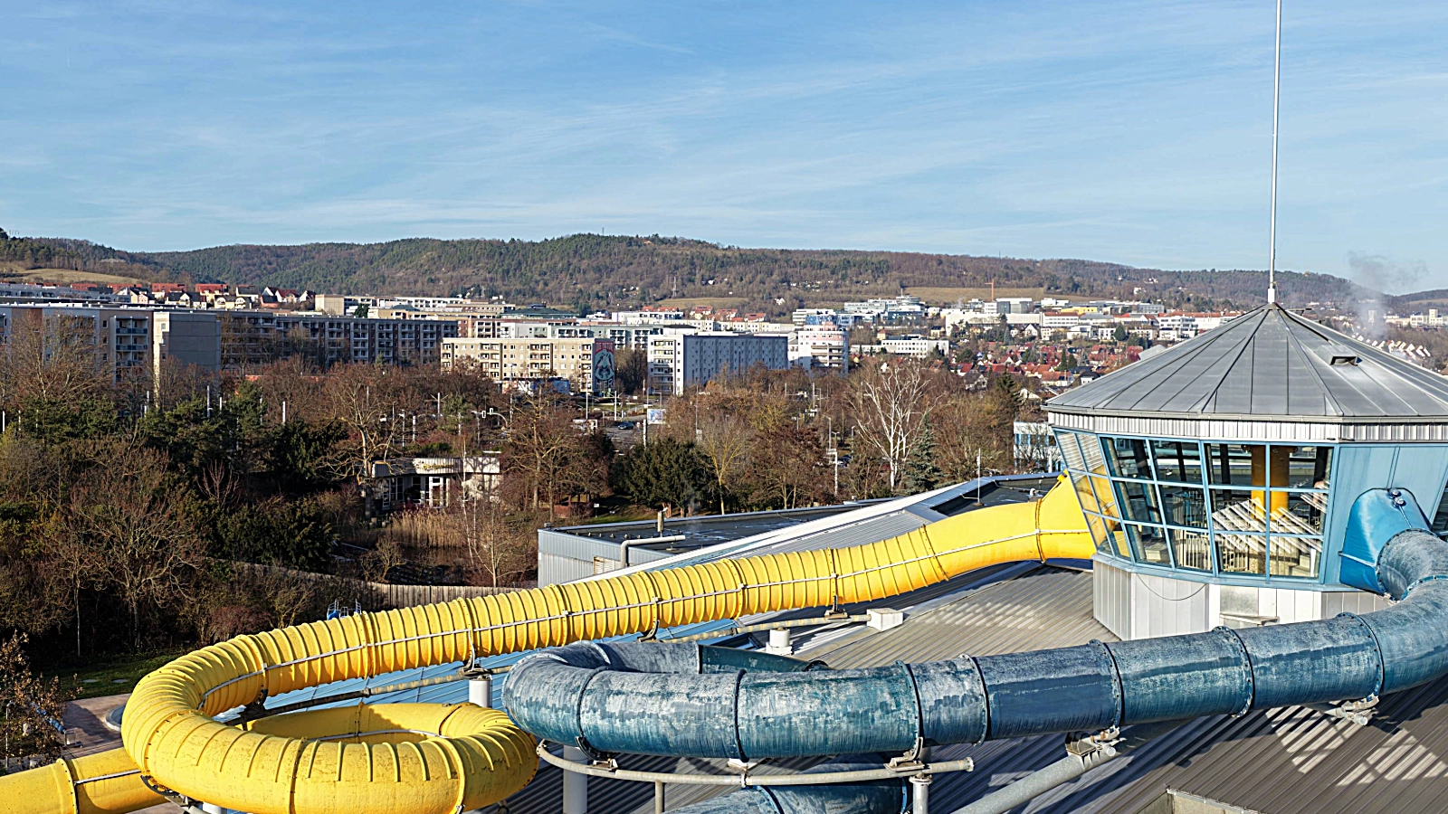 Luftaufnahme des Freizeitbads GalaxSea vor der geplanten Sanierung.