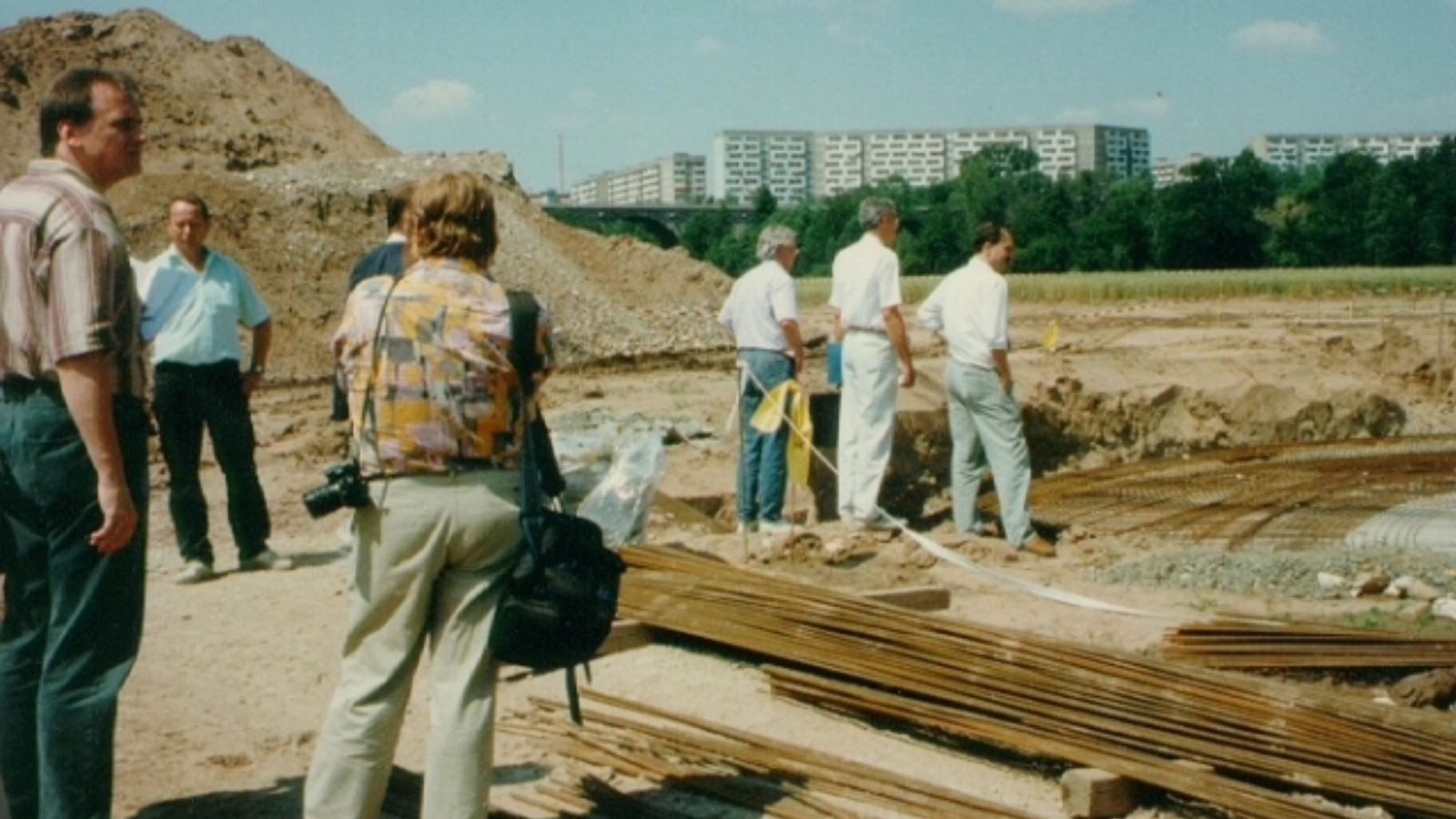 1994: Grundsteinlegung für die erste vollbiologische Kläranlage in Maua.