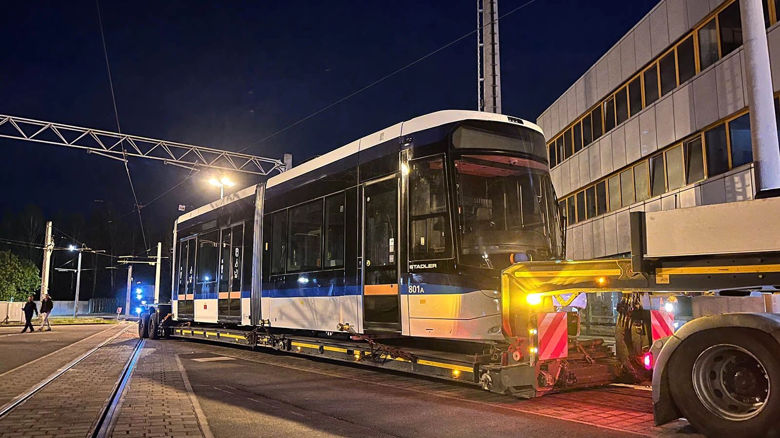 Lieferung der Lichtbahn 
