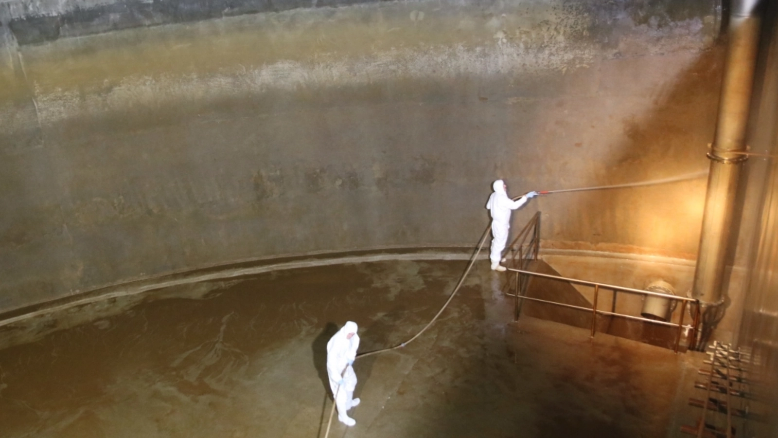 Reinigung des größten Wasserspeichers in Jena (7)