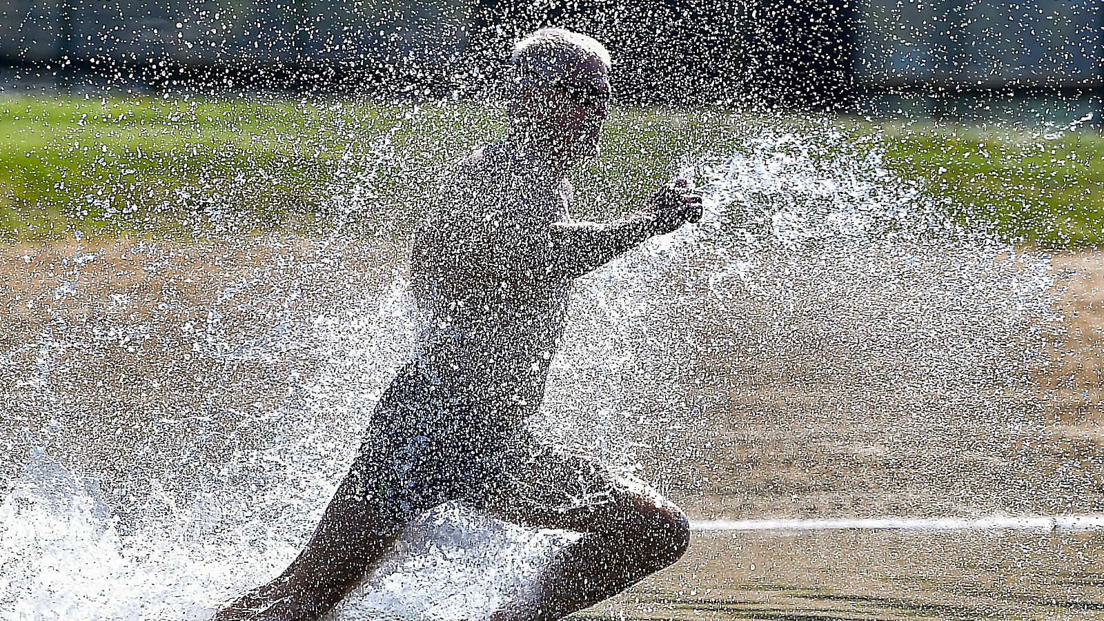 Frisch, aber einladend: Am 1. Mai lag die Wassertemperatur im Südbad bei rund 15 Grad und die Lufttemperatur gegen 10 Uhr noch bei 13 Grad. 