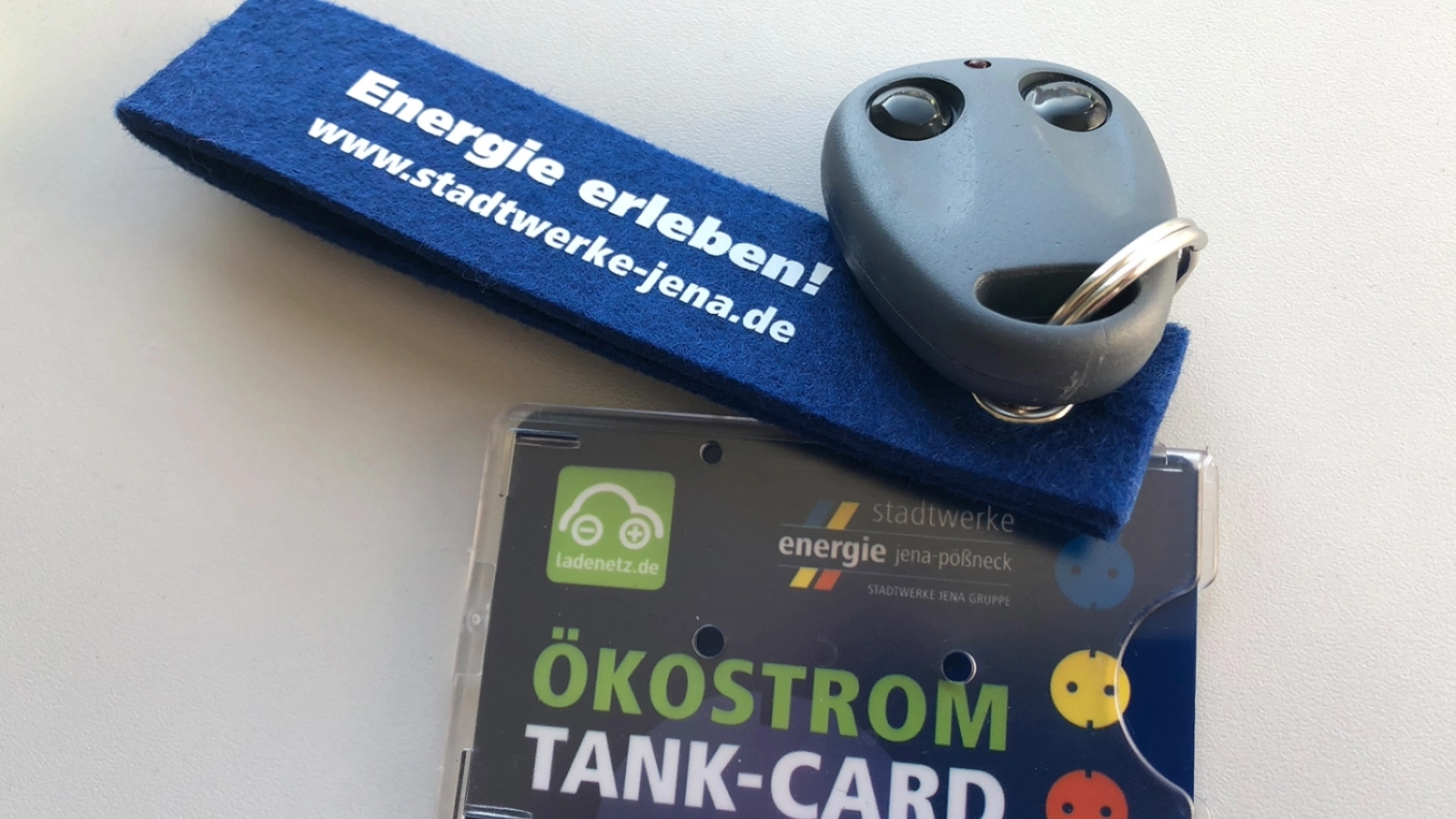 Auch mit den zahlreichen öffentlichen Stadtwerke-Ladesäulen im Stadtgebiet ist Karen gut vertraut. 