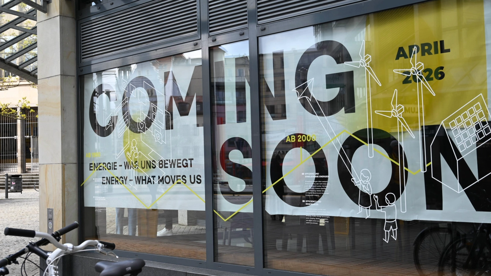 Coming Soon - Die Fassade des EnergieLabors in der Löbderstraße 6 in Jena