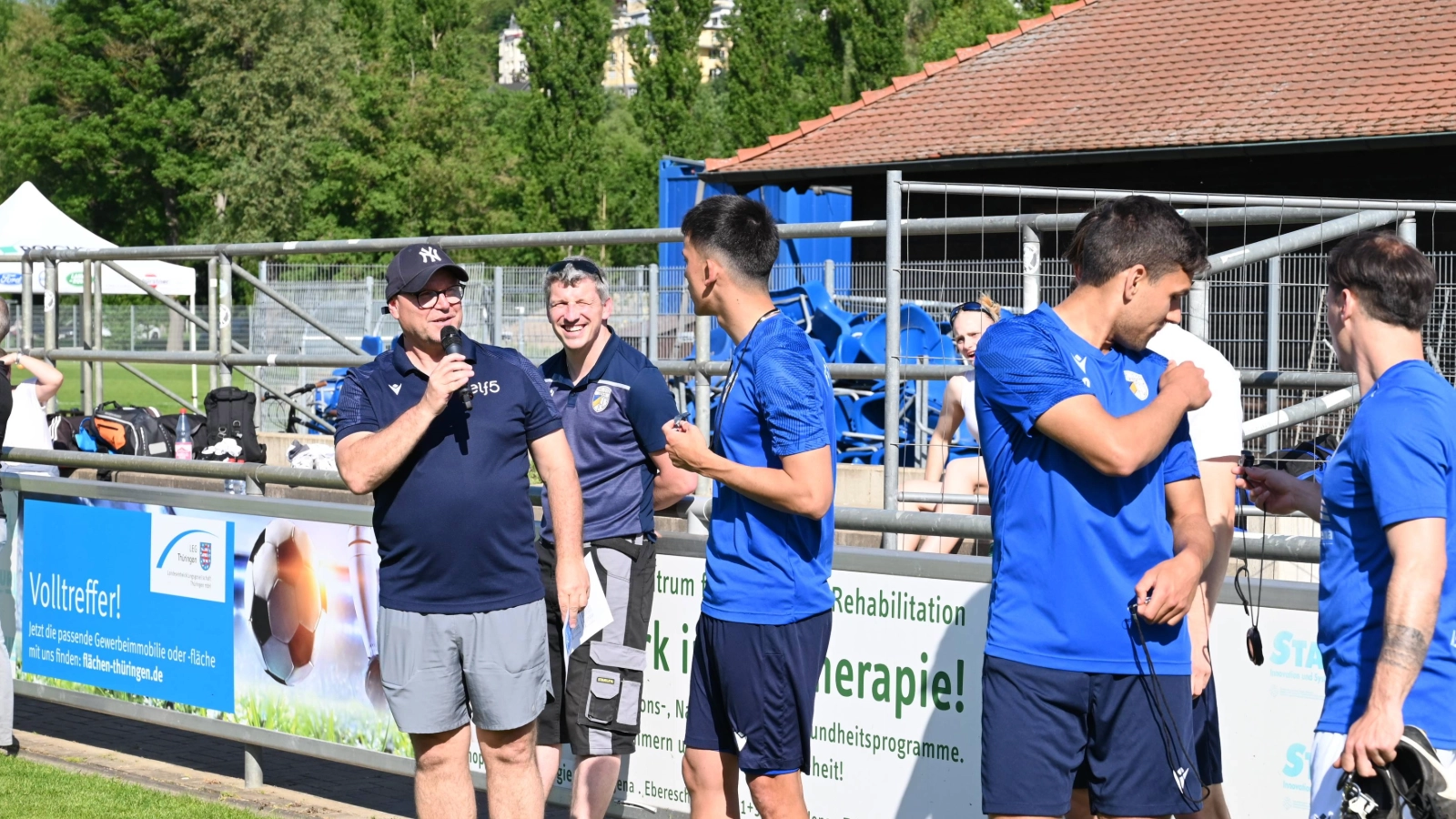 Die Profis des FC Carl Zeiss Jena besuchen den Sponsoren-Cup. 