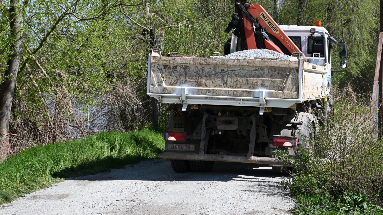 Impressionen aus dem Südbad. Am Donnerstag, 1. Mai, pünktlich 10 Uhr, geht es los! Das Südbad am Schleichersee öffnet seine Tore und heißt alle Wasserratten, Sonnenanbeter und Sportbegeisterten herzlich willkommen.