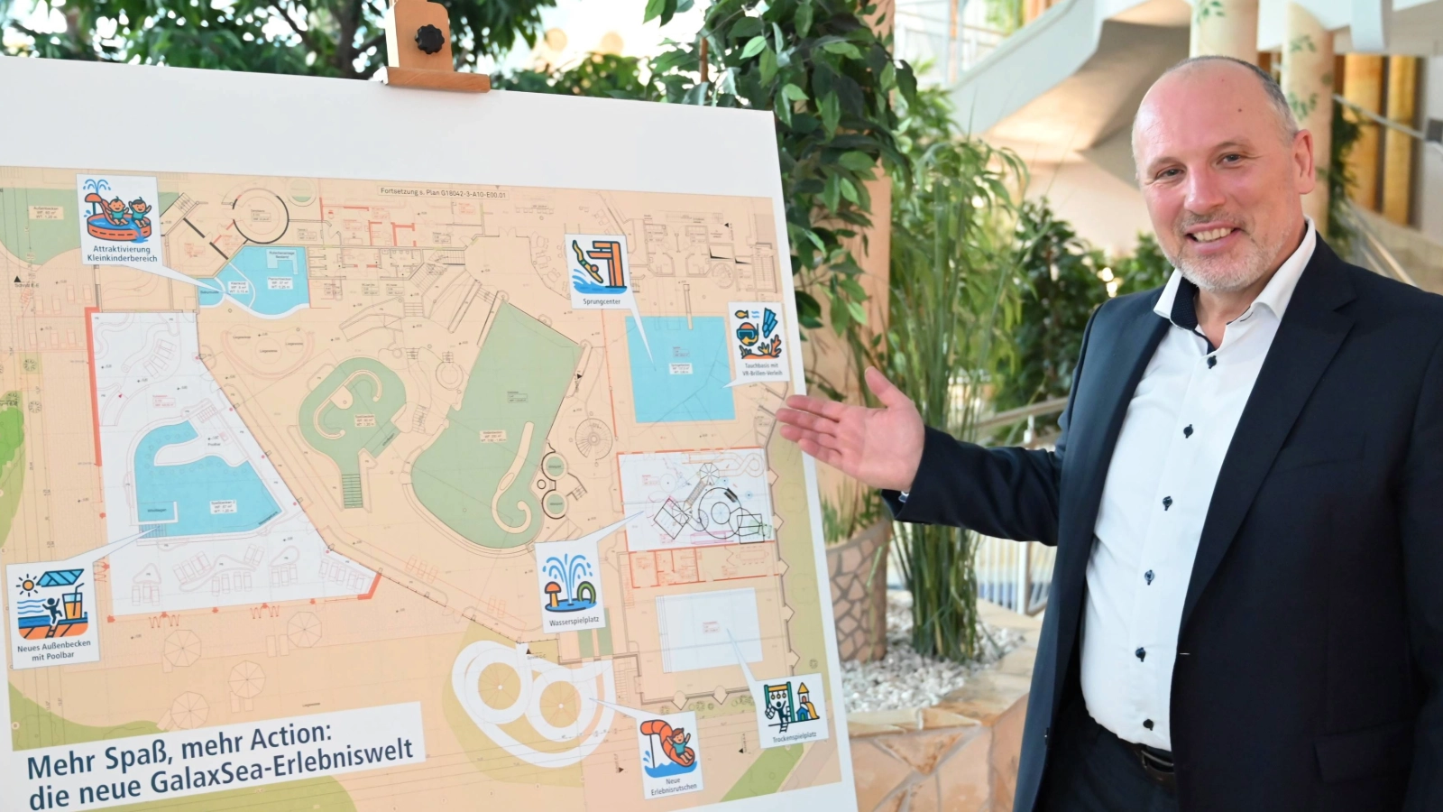 Bernhard Dengel, Geschäftsführer der Jenaer Bäder, stellte heute die Pläne für die technische und energetische Sanierung des Freizeibades GalaxSea vor. 