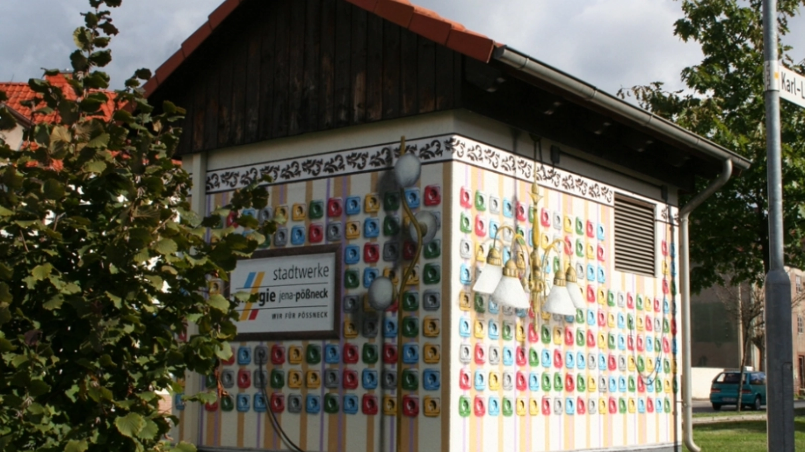 Dieses Schmuckstück steht in Pößneck in der Karl-Liebknecht-Straße.