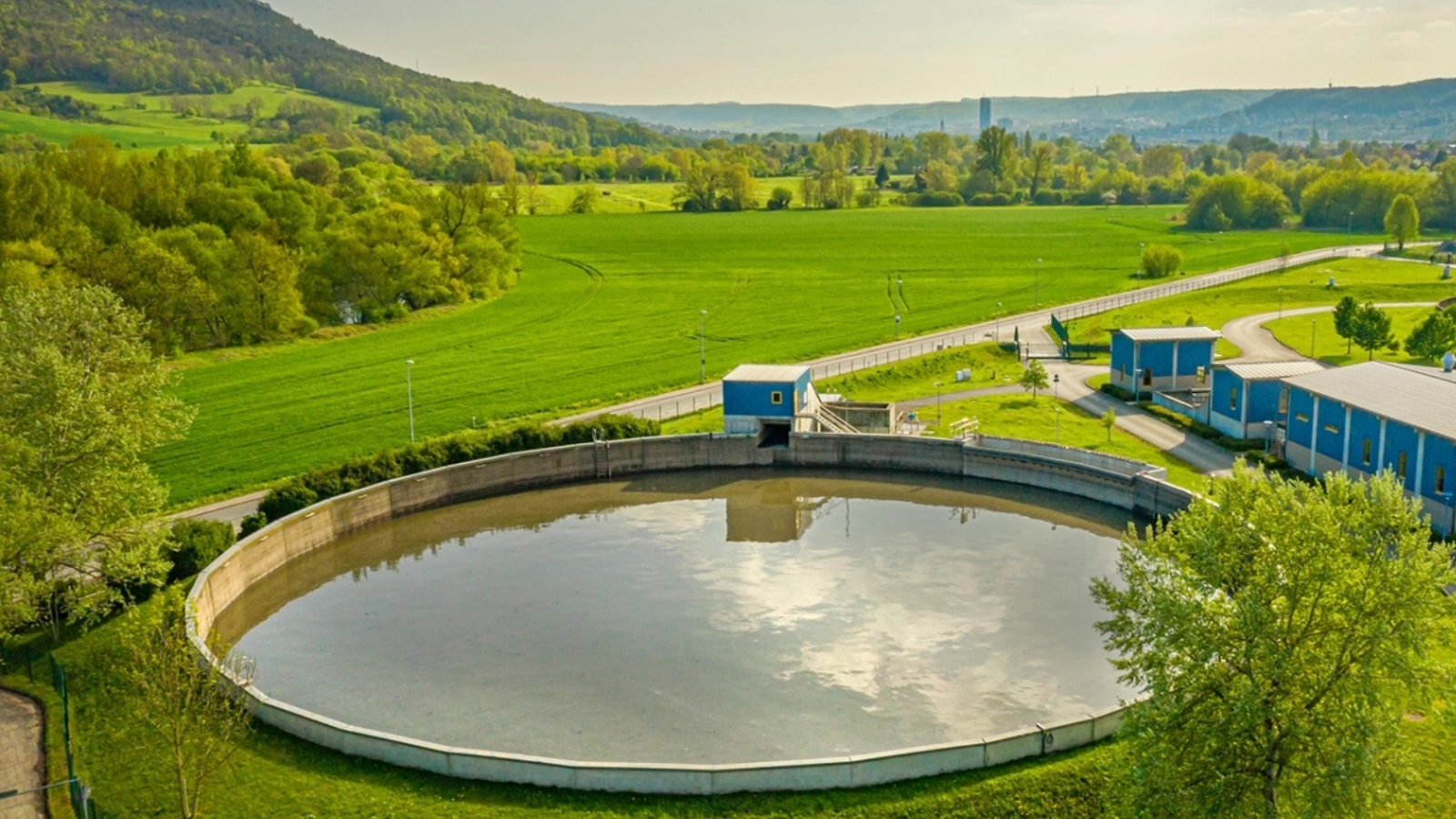 Ein Becken der Zentralkläranlage Zwätzen