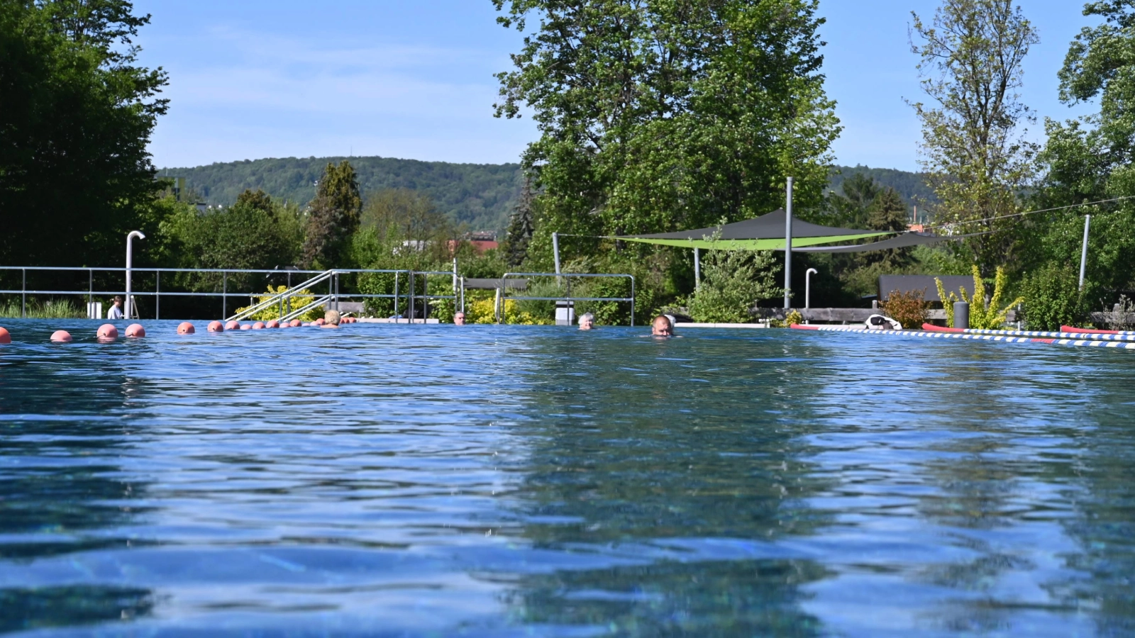 Das Schwimmbecken im Ostbad