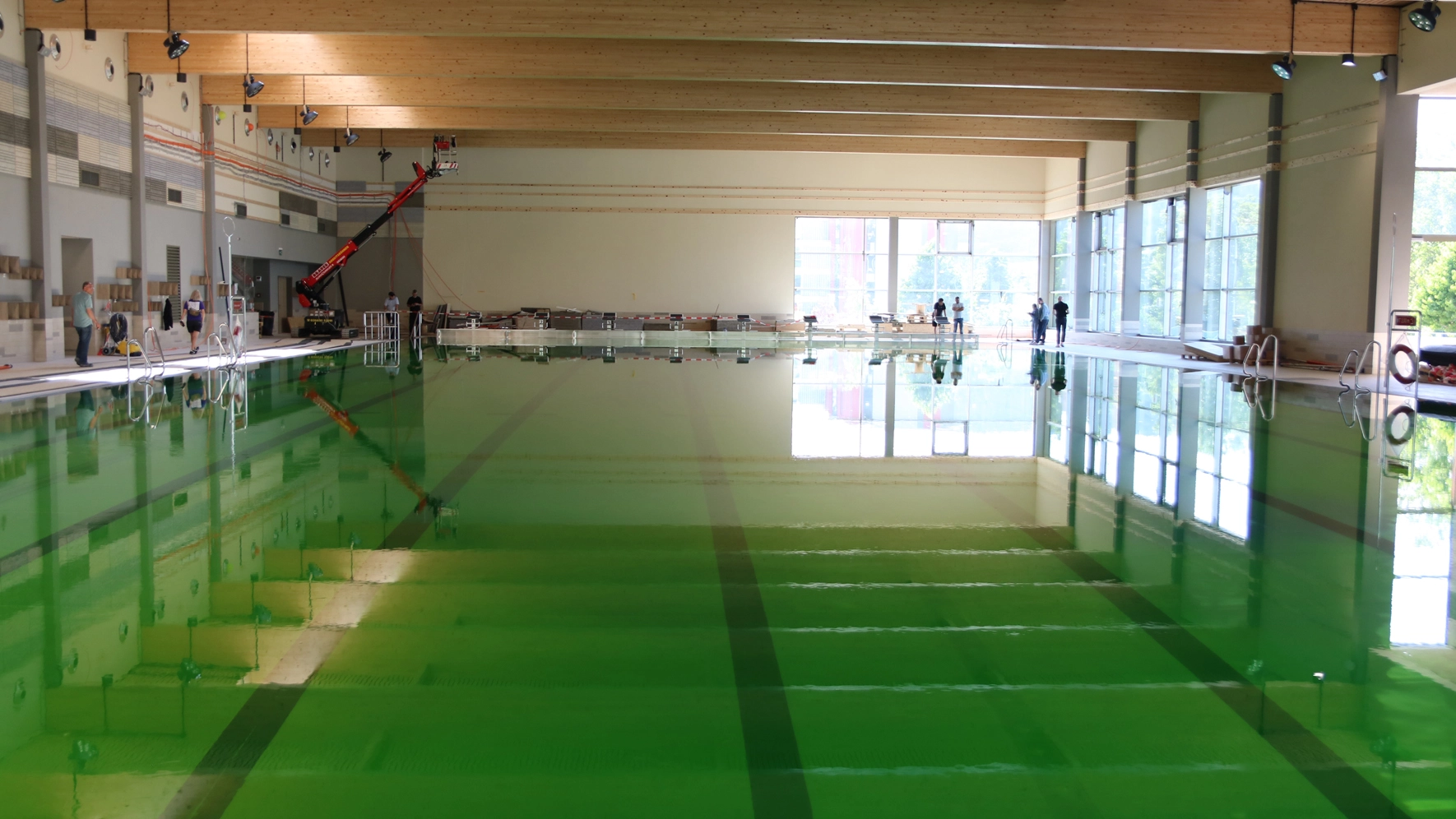 Färbetest in der Sportschwimmhalle Schwimmparadies Jena