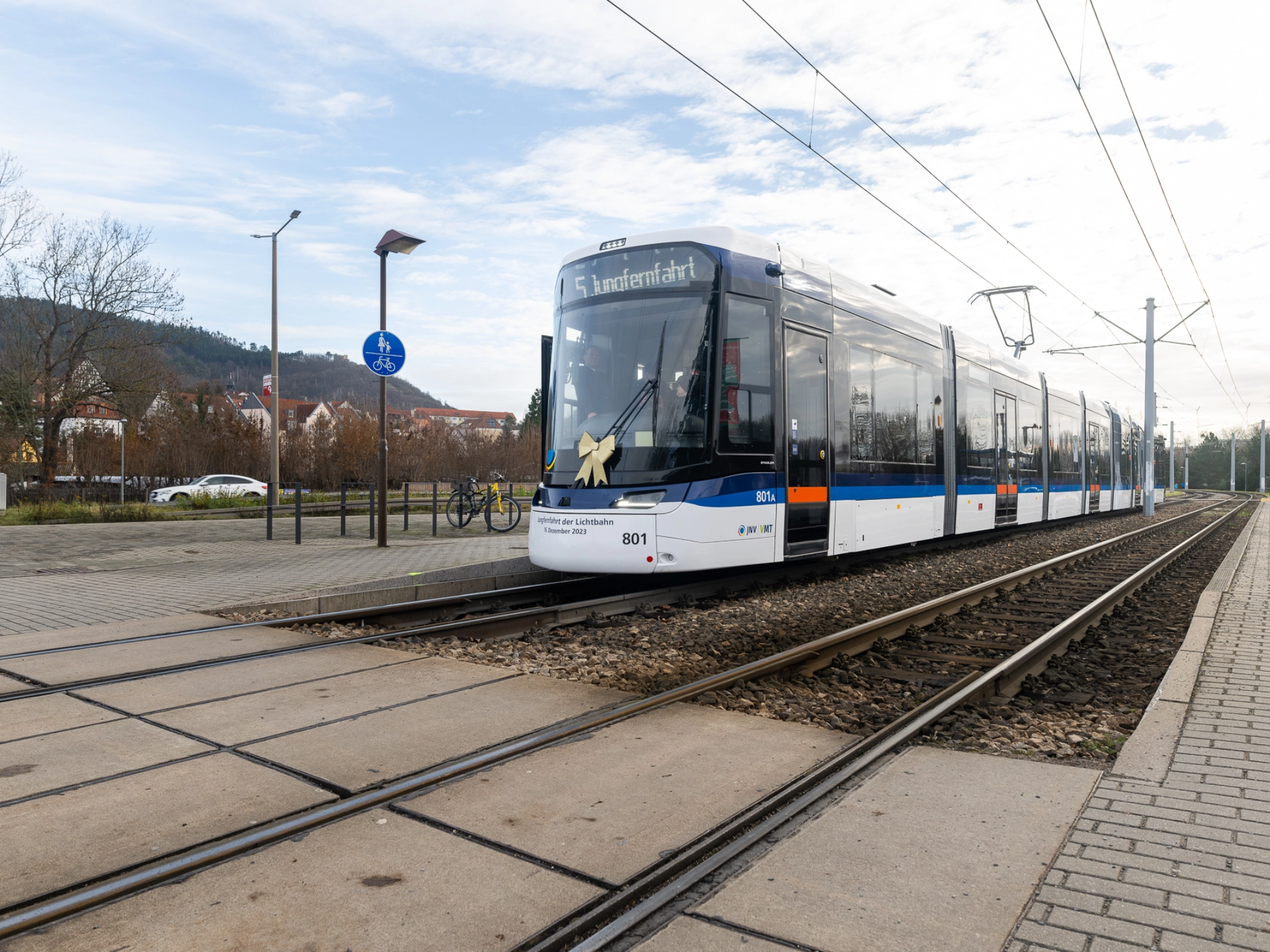 Die erste neue Lichtbahn zur Jungfernfahrt am 16. Dezember 2023