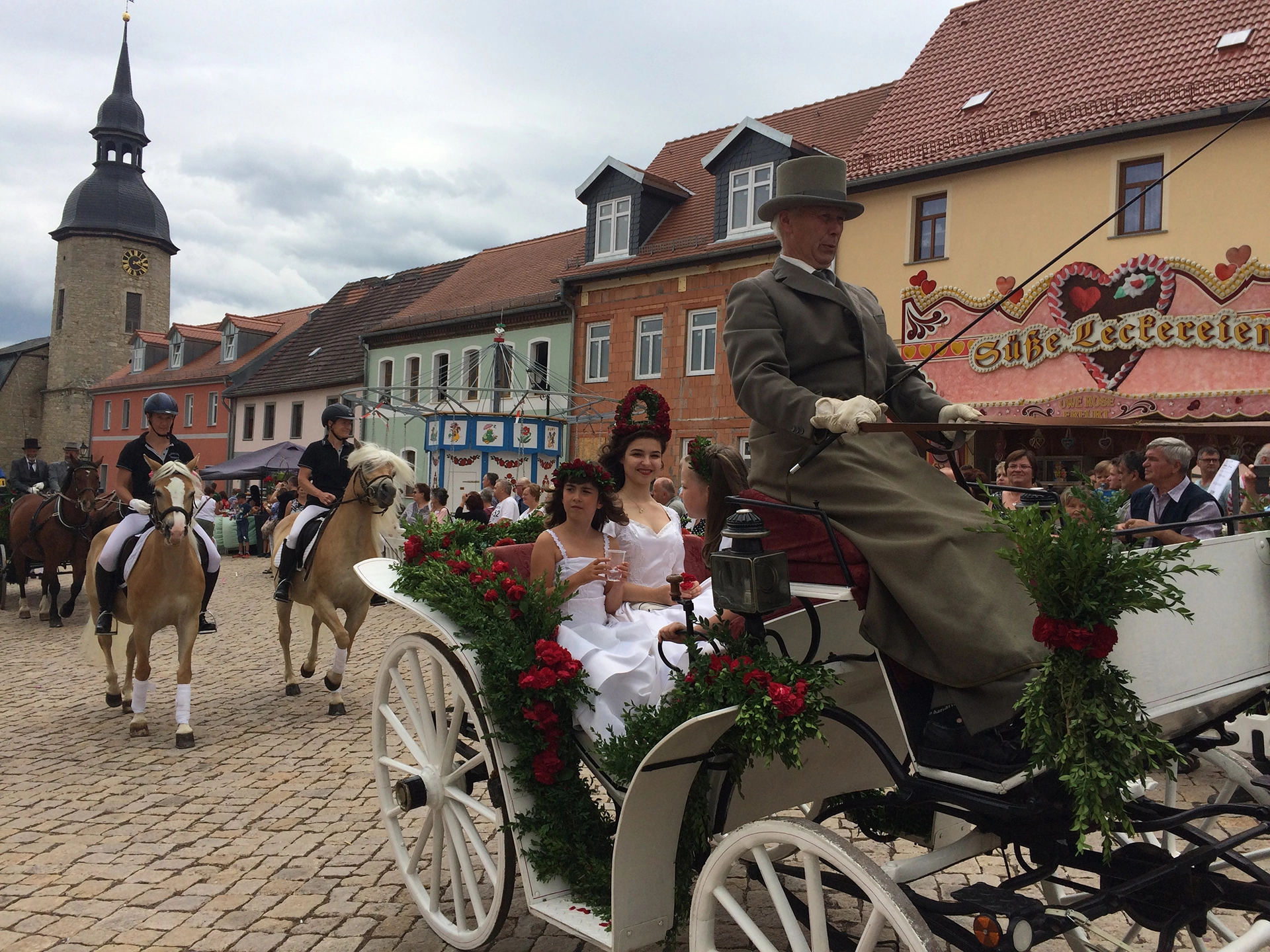 Umzug beim Rosenfest in Dornburg