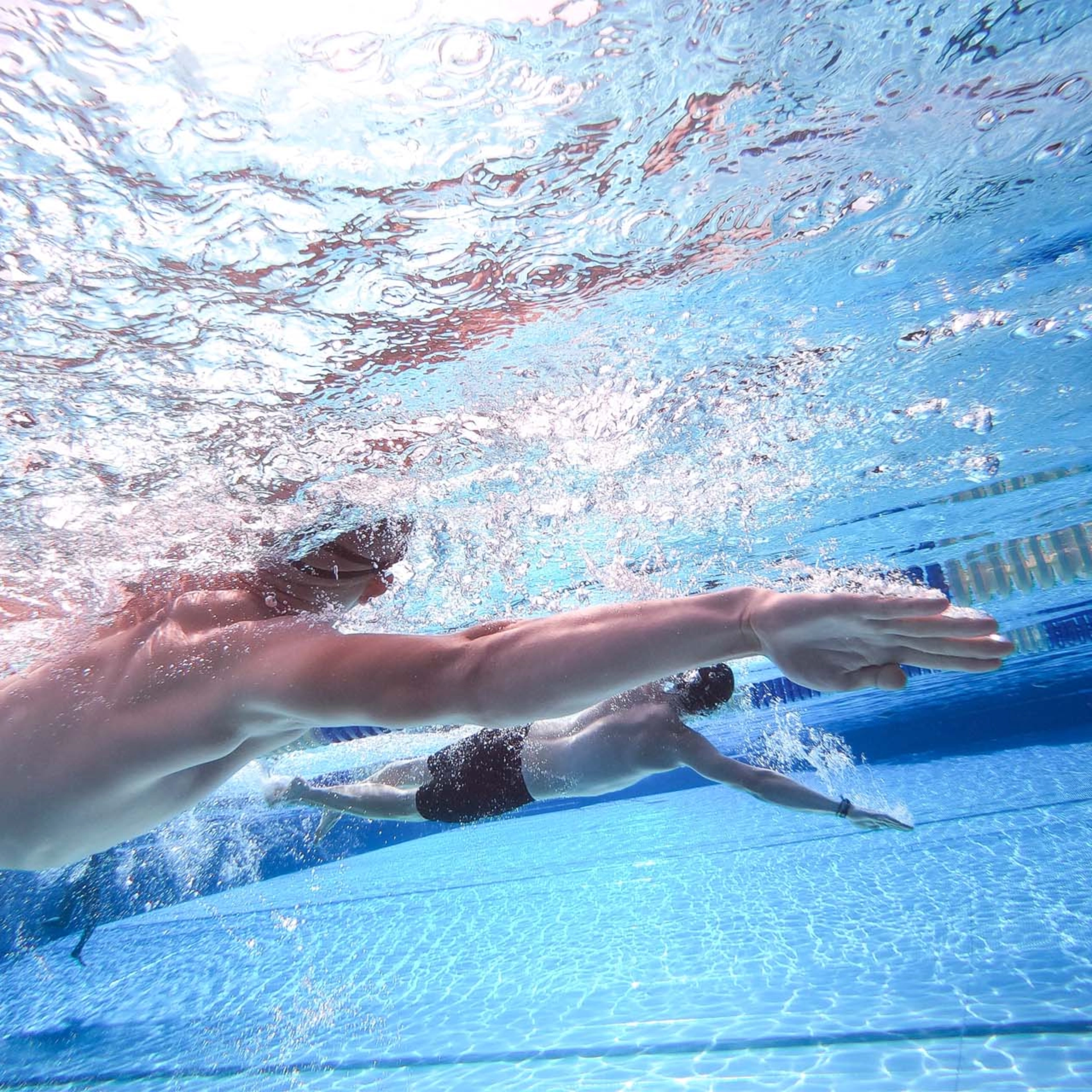 Ostbad Schwimmer unter Wasser