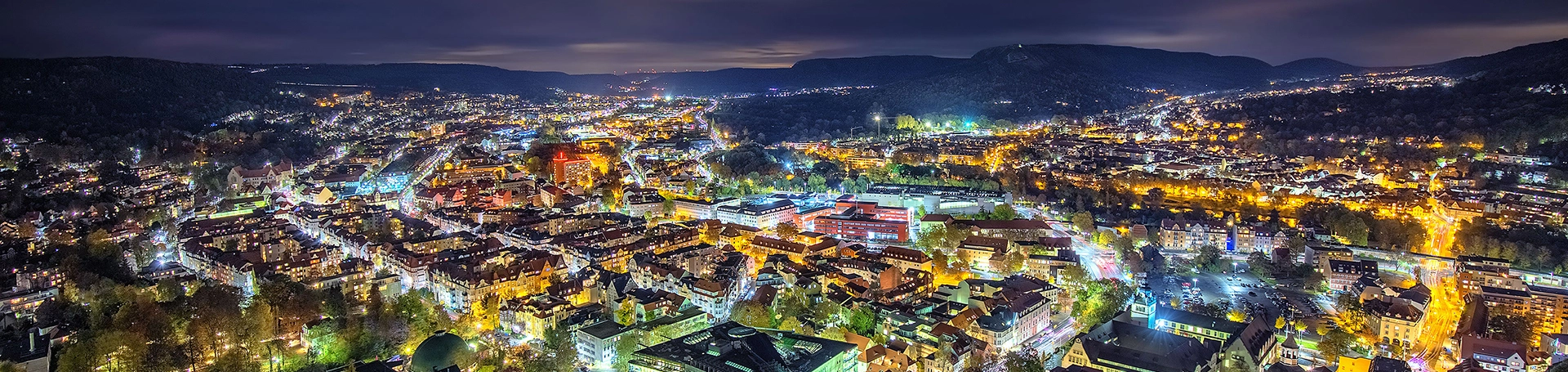 Jenas Innenstadt bei Nacht - Blick vom Jentower