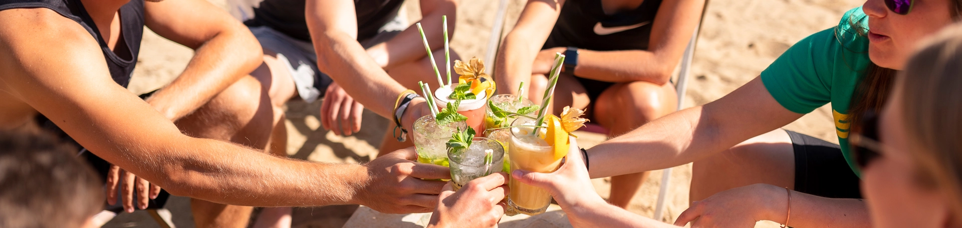 Strandschleicher Liegestühle Cocktails