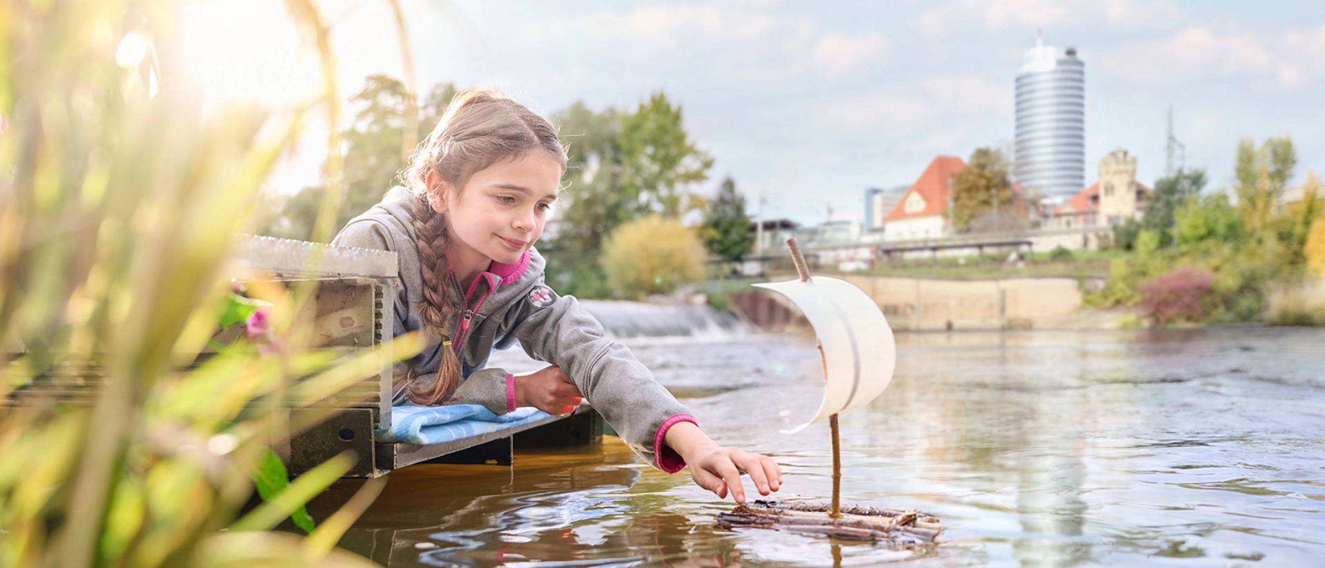 Symbolbild jenaturStrom aus Wasserkraft