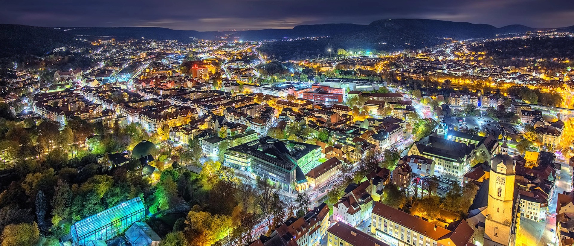 Jenas Innenstadt bei Nacht - Blick vom Jentower