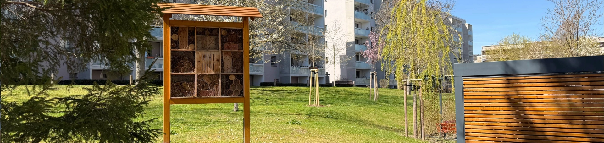 Insektenhotel in der Bausersfeldstraße in Winzerla