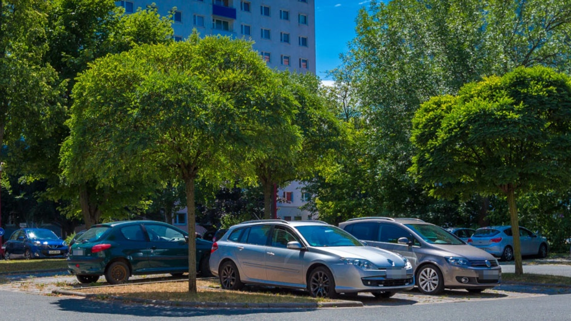 freie Garagen und Stellplätze zur Miete