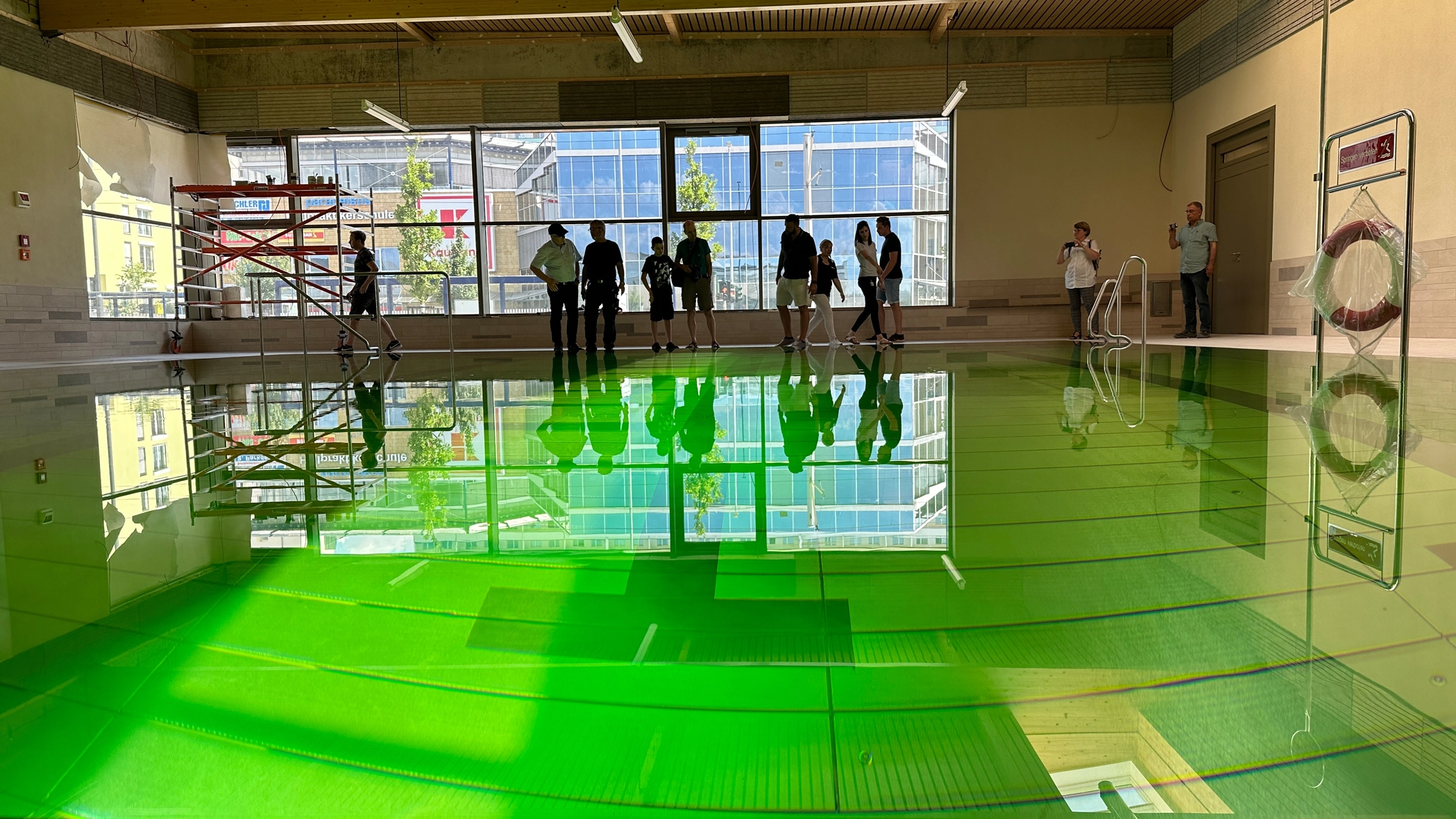Färbetest in der Sportschwimmhalle Schwimmparadies Jena