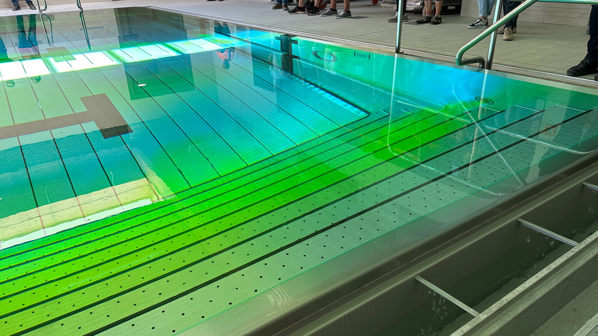 Färbetest in der Sportschwimmhalle Schwimmparadies Jena