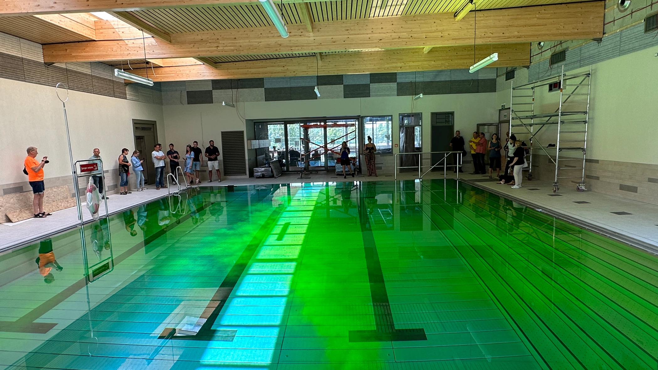 Färbetest in der Sportschwimmhalle Schwimmparadies Jena