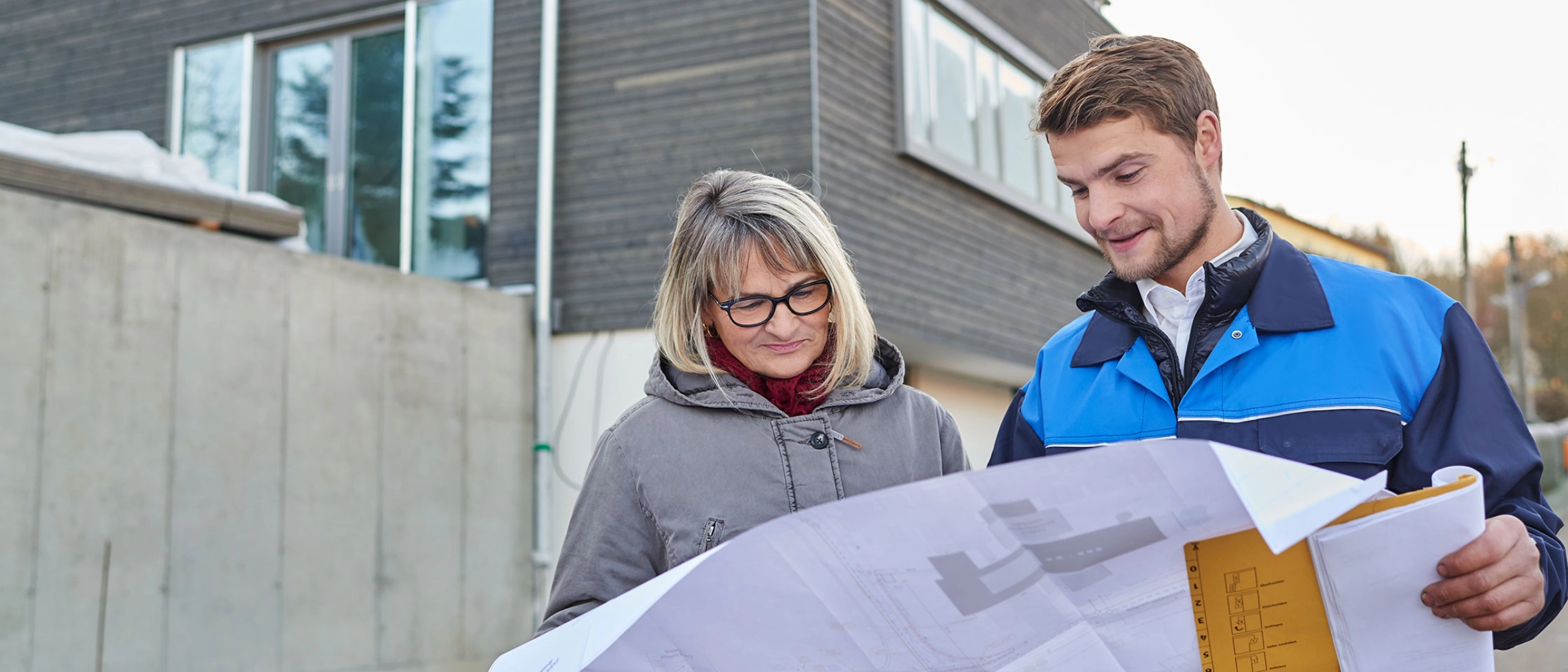 Stadtwerke Jena Netze Mitarbeiter und Kundin