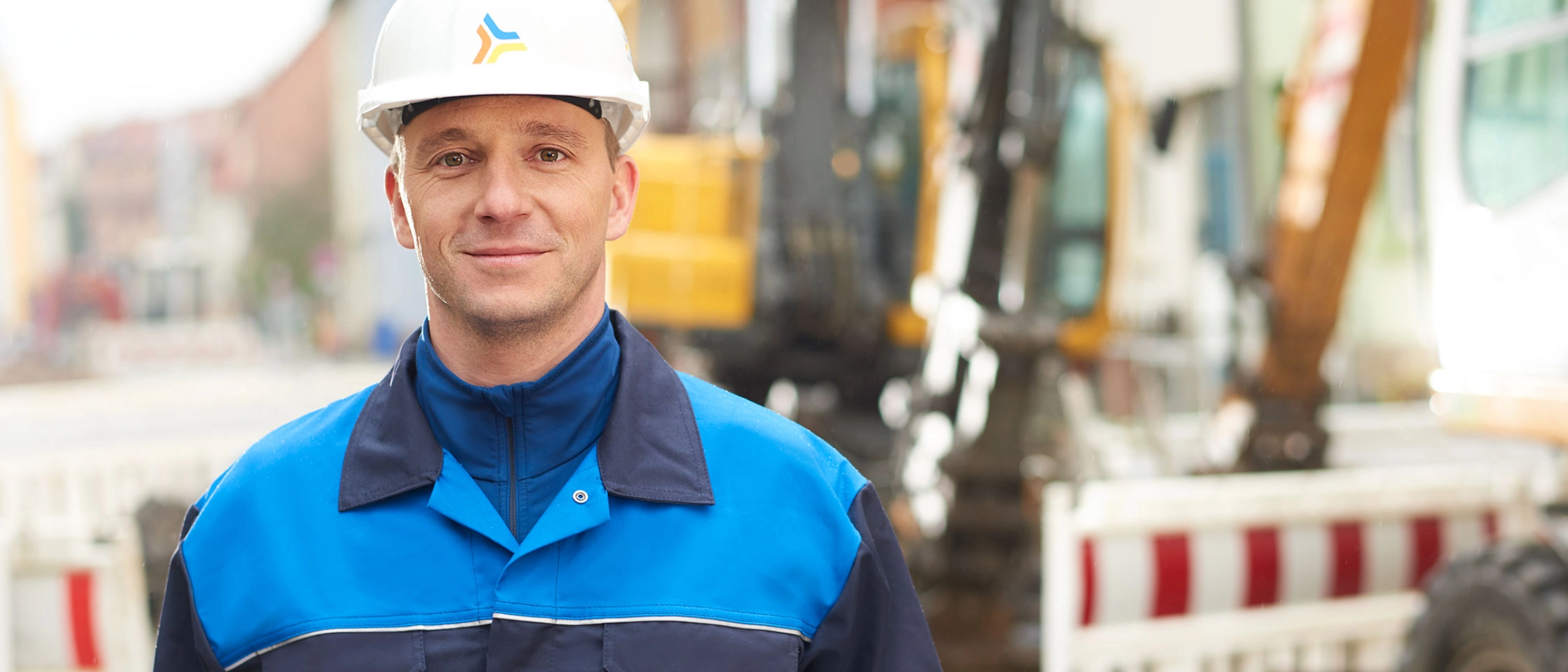 Stadtwerke Jena Netze Mitarbeiter (frontal) auf der Baustelle