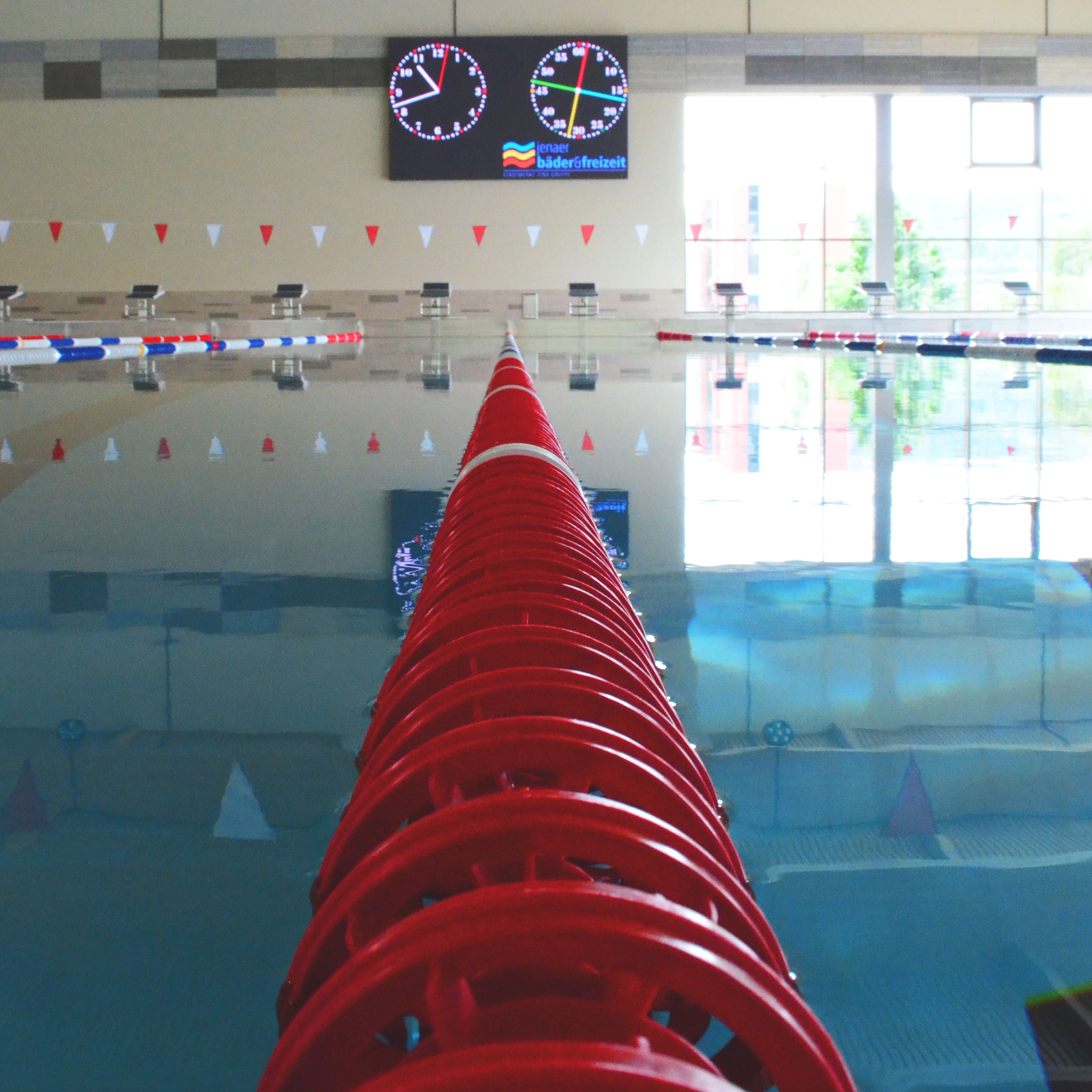 Sportschwimmhalle Schwimmparadies Anzeige